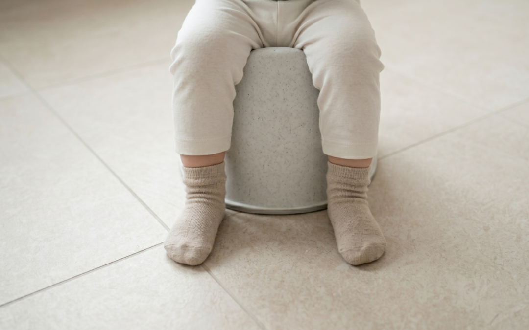 Zindelijk worden volgens Montessori: hoe wij je kind begeleiden bij Pebbels
